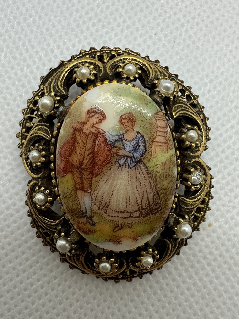 Vintage-Style Seed Pearl Gold Tone Porcelain Cameo Brooch/Pendant